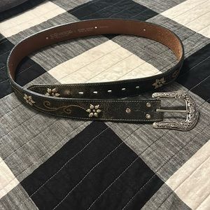 Genuine leather Nacona belt. Great condition!